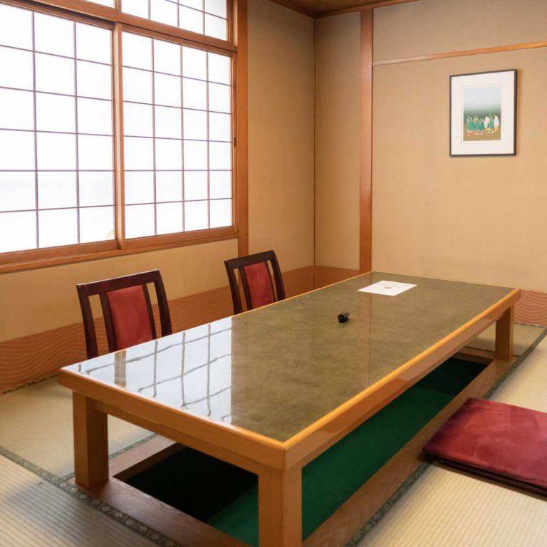 ４階 – くつろげる接待向きお座敷個室